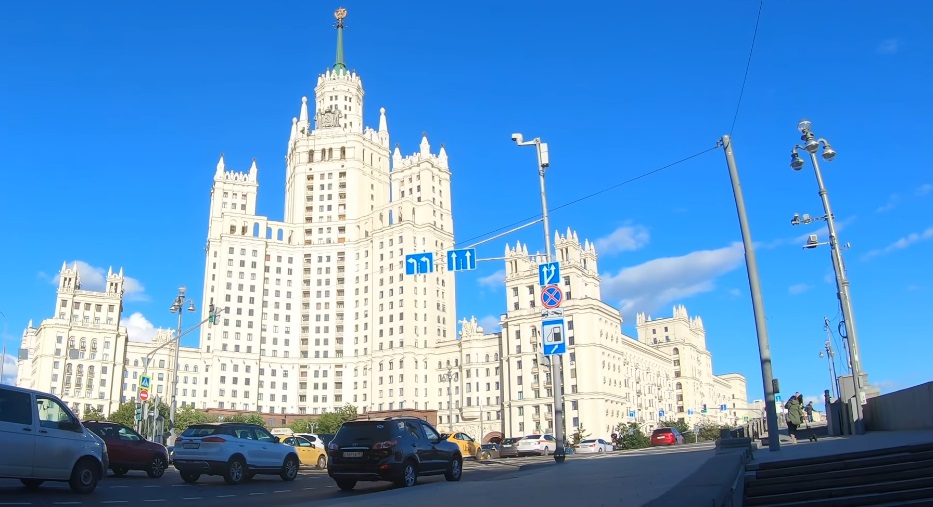 Kotelnicheskaya Embankment Building